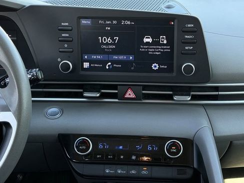 Used 2021 Hyundai Elantra SEL image 16