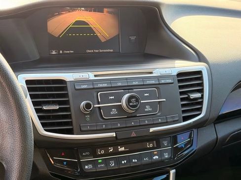 Used 2017 Honda Accord LX image 14