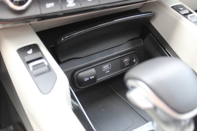 Used 2024 Kia Telluride S w/ S Sunroof Package FWD image 24