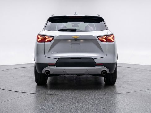 Used 2025 Chevrolet Blazer LT FWD image 7