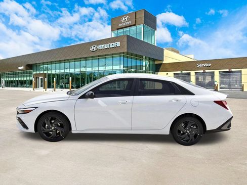 Certified 2026 Hyundai Elantra Sport FWD image 10