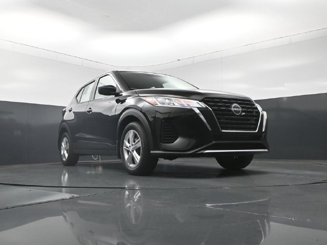 Certified 2025 Nissan Kicks Play S FWD image 36