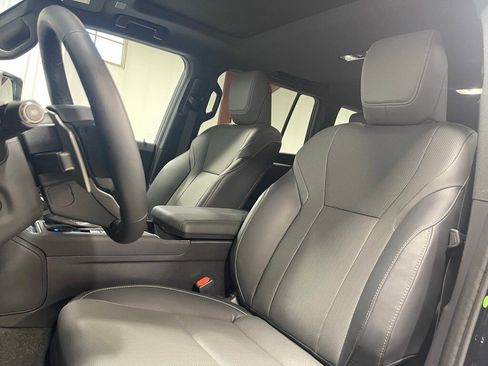 Used 2025 Lexus GX 550 w/ Accessory Package (2T) image 22