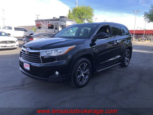 Used 2016 Toyota Highlander XLE w/ Protection Package #3 AWD/4WD image 3