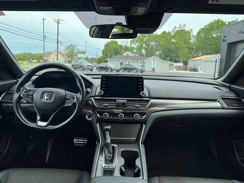 Used 2019 Honda Accord Sport image 9