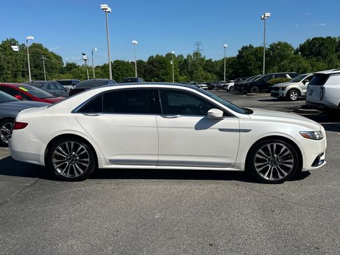 Used 2017 Lincoln Continental Reserve w/ Technology Package image 2