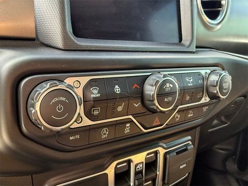 Used 2023 Jeep Wrangler Unlimited Rubicon w/ LED Lighting Group image 23