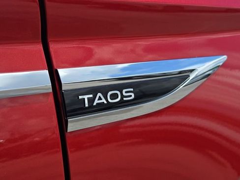 Certified 2022 Volkswagen Taos SE w/ IQ.Drive SE Package FWD image 16