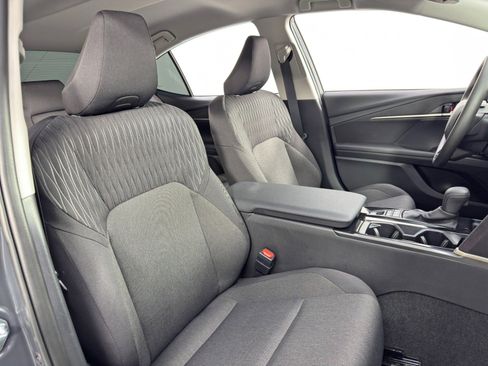 Used 2025 Toyota Camry LE image 34