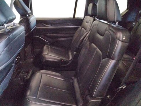 Used 2024 Jeep Grand Cherokee L Limited w/ Luxury Tech Group II image 23