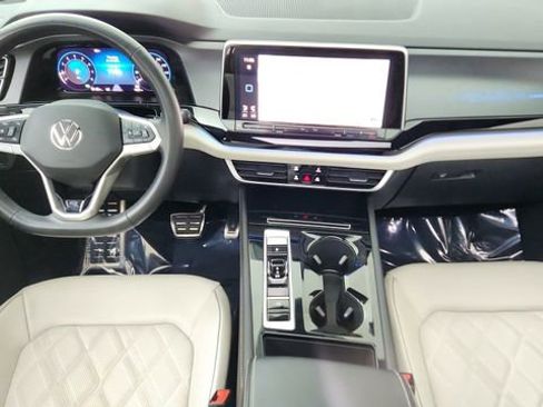 Used 2025 Volkswagen Atlas Cross Sport SEL Premium R-Line AWD/4WD image 35