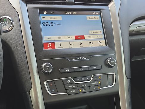 Used 2019 Ford Fusion SE w/ Equipment Group 151A image 15