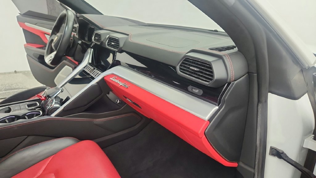 Used 2020 Lamborghini Urus AWD/4WD image 49
