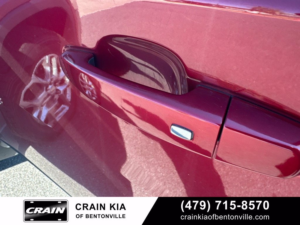 Used 2020 Chevrolet Traverse LT FWD image 23