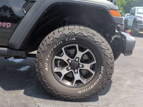 Used 2022 Jeep Wrangler Unlimited Rubicon w/ Dual Top Group AWD/4WD image 9