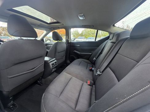Used 2019 Nissan Altima 2.5 SV image 15