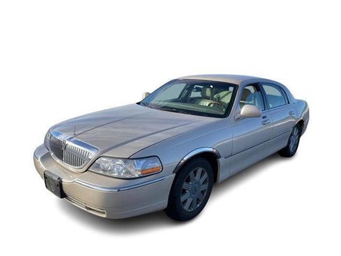 Used 2003 Lincoln Town Car Cartier image 1