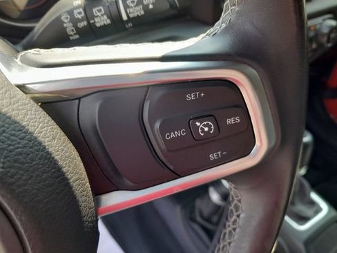 Used 2018 Jeep Wrangler Unlimited Sahara w/ Cold Weather Group AWD/4WD image 15