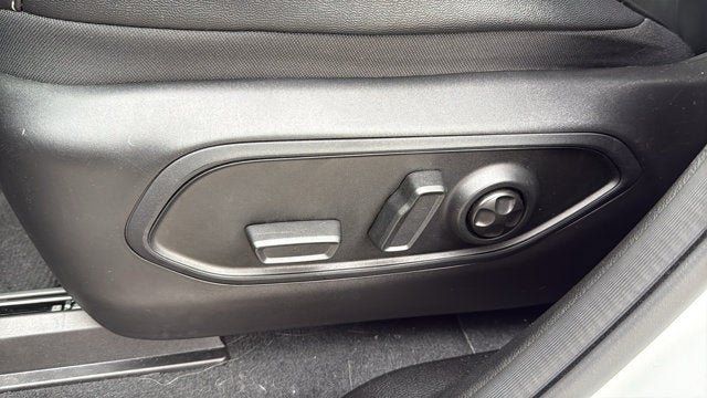 Certified 2024 Jeep Grand Cherokee Limited w/ Luxury Tech Group II AWD/4WD image 14