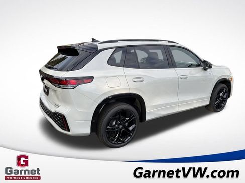 New 2026 Volkswagen Tiguan SE R-Line image 5