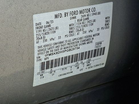 Certified 2023 Ford Explorer XLT w/ Equipment Group 202A AWD/4WD image 29