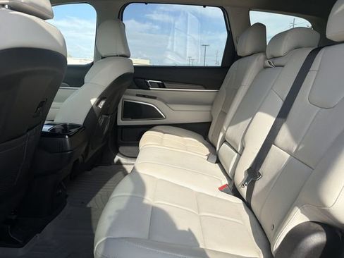 Used 2022 Kia Telluride EX FWD image 12