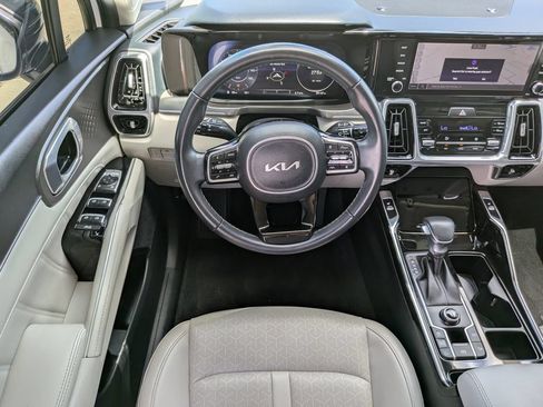 Certified 2023 Kia Sorento SX FWD image 16