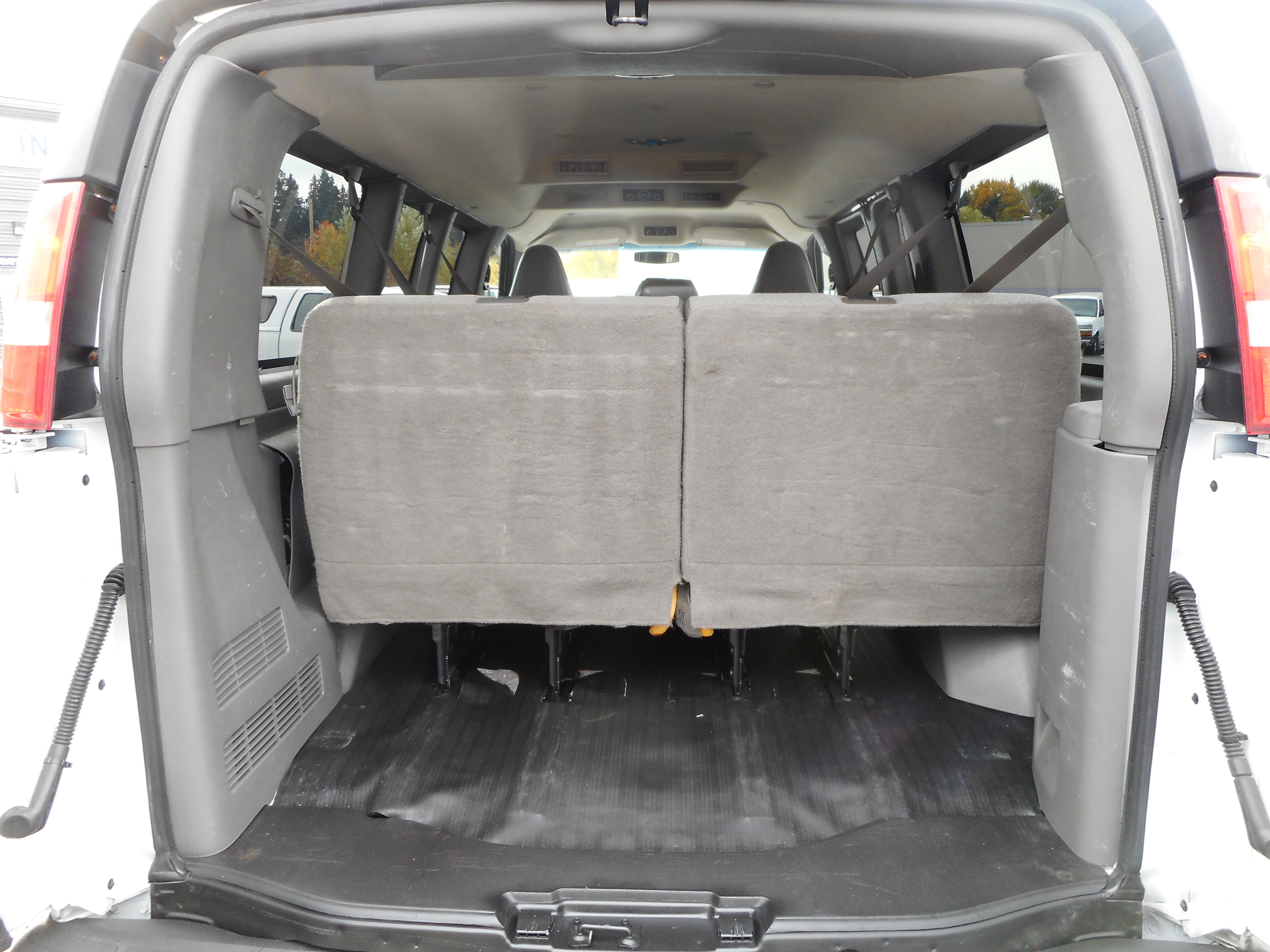 Used 2017 Chevrolet Express 2500 LS RWD image 17