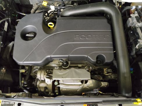 Used 2023 Chevrolet Equinox LT image 30