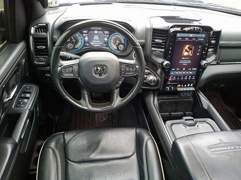 Used 2022 RAM 1500 Limited image 2