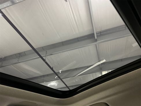 Certified 2023 Volvo XC40 B5 Plus w/ Protection Package image 25