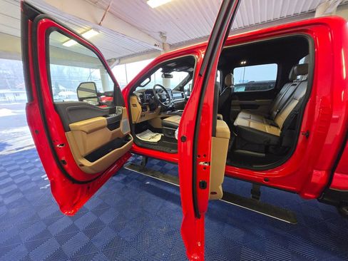Used 2025 Ford F350 Lariat w/ Chrome Package image 22