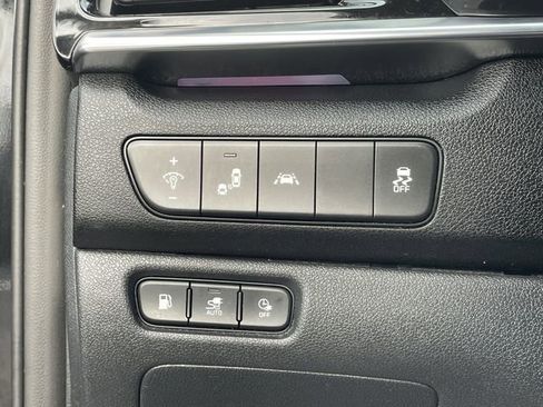 Certified 2022 Kia Niro EX image 23