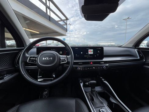 Used 2024 Kia Sorento S image 36