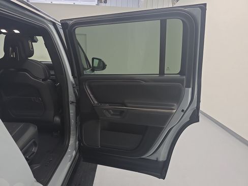 Used 2025 Rivian R1S Adventure Dual AWD/4WD image 19