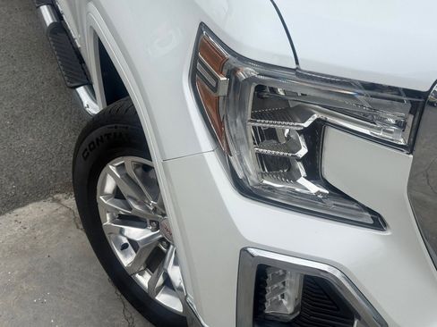 Used 2020 GMC Sierra 1500 SLT w/ Driver Alert Package II AWD/4WD image 3