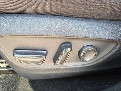 Used 2025 Toyota RAV4 XLE image 15