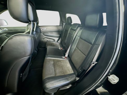 Used 2020 Jeep Grand Cherokee Altitude RWD image 28
