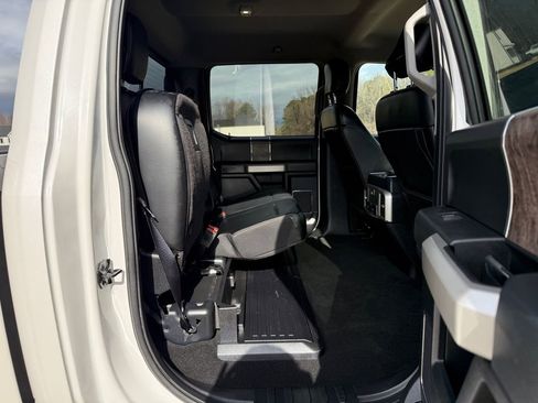 Used 2018 Ford F250 Lariat w/ Lariat Value Package image 15