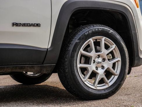 Used 2023 Jeep Renegade Latitude AWD/4WD image 9