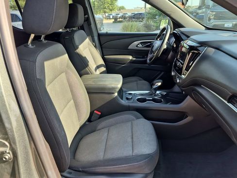 Used 2023 Chevrolet Traverse LT FWD image 24
