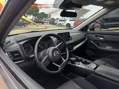 Used 2024 Nissan Rogue SV FWD image 13