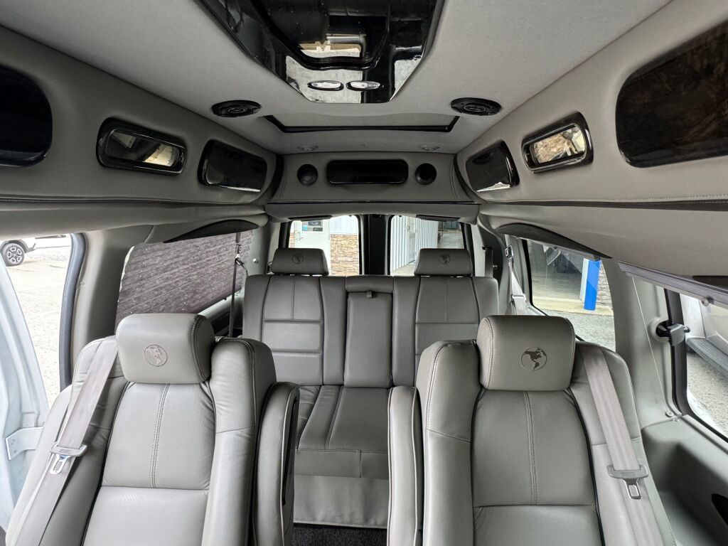 Used 2019 GMC Savana 2500 w/ Enhanced Convenience Package RWD image 18