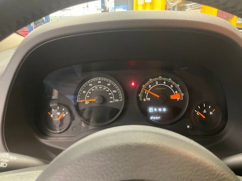 Used 2014 Jeep Patriot Latitude w/ Sun/Sound Group image 14