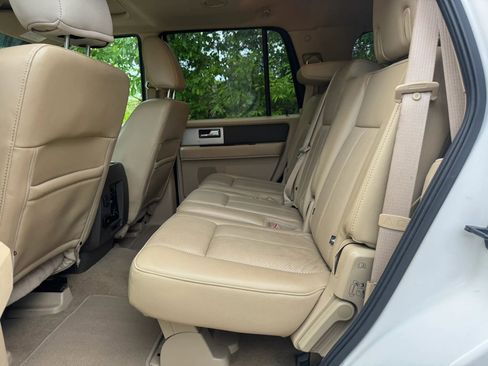 Used 2014 Ford Expedition XLT w/ Equipment Group 202A AWD/4WD image 13