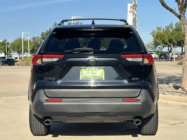 Used 2020 Toyota RAV4 XLE Premium FWD image 4