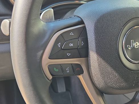 Used 2016 Jeep Grand Cherokee Laredo image 17