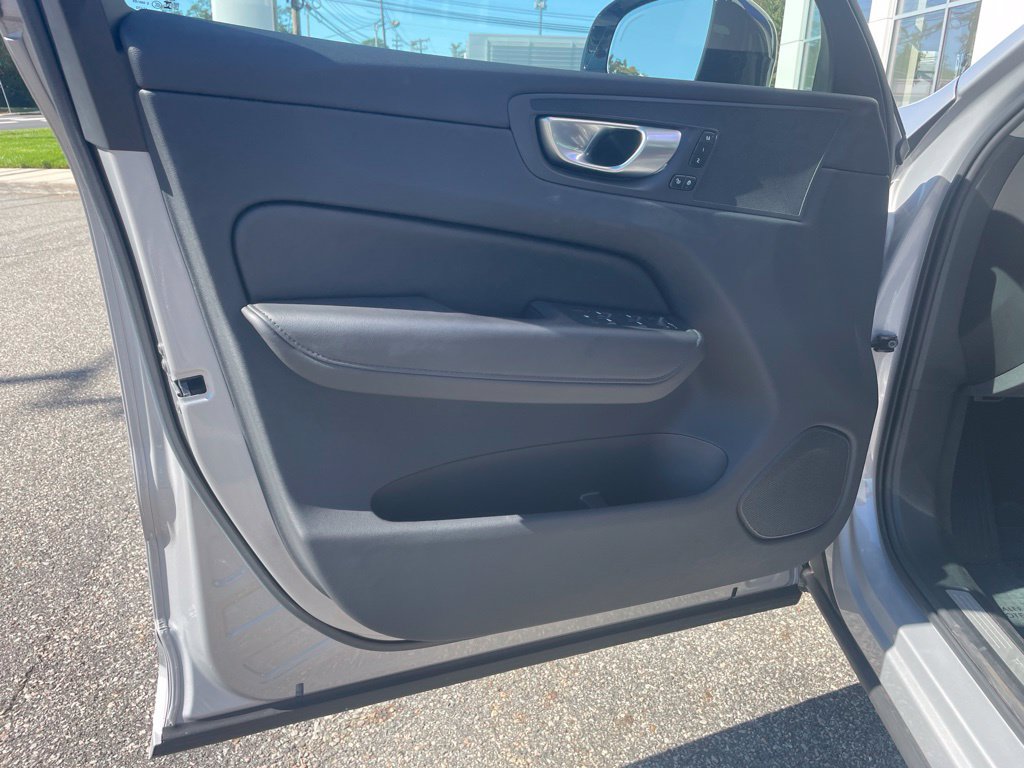 Certified 2024 Volvo XC60 B5 Core w/ Protection Package Premier AWD/4WD image 20