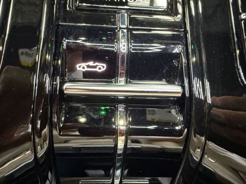 Used 2024 Aston Martin DB12 Convertible RWD image 79