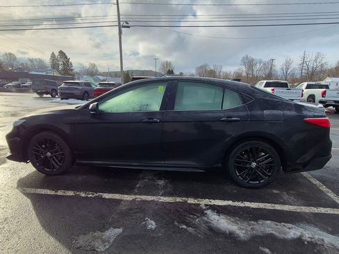 Used 2025 Toyota Camry SE w/ Convenience Package image 8